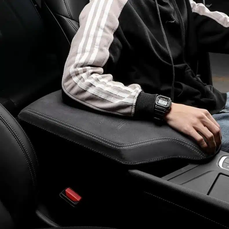 Cadillac Armrest Cover 2 Console lid opening normally with the armrest cover fitted